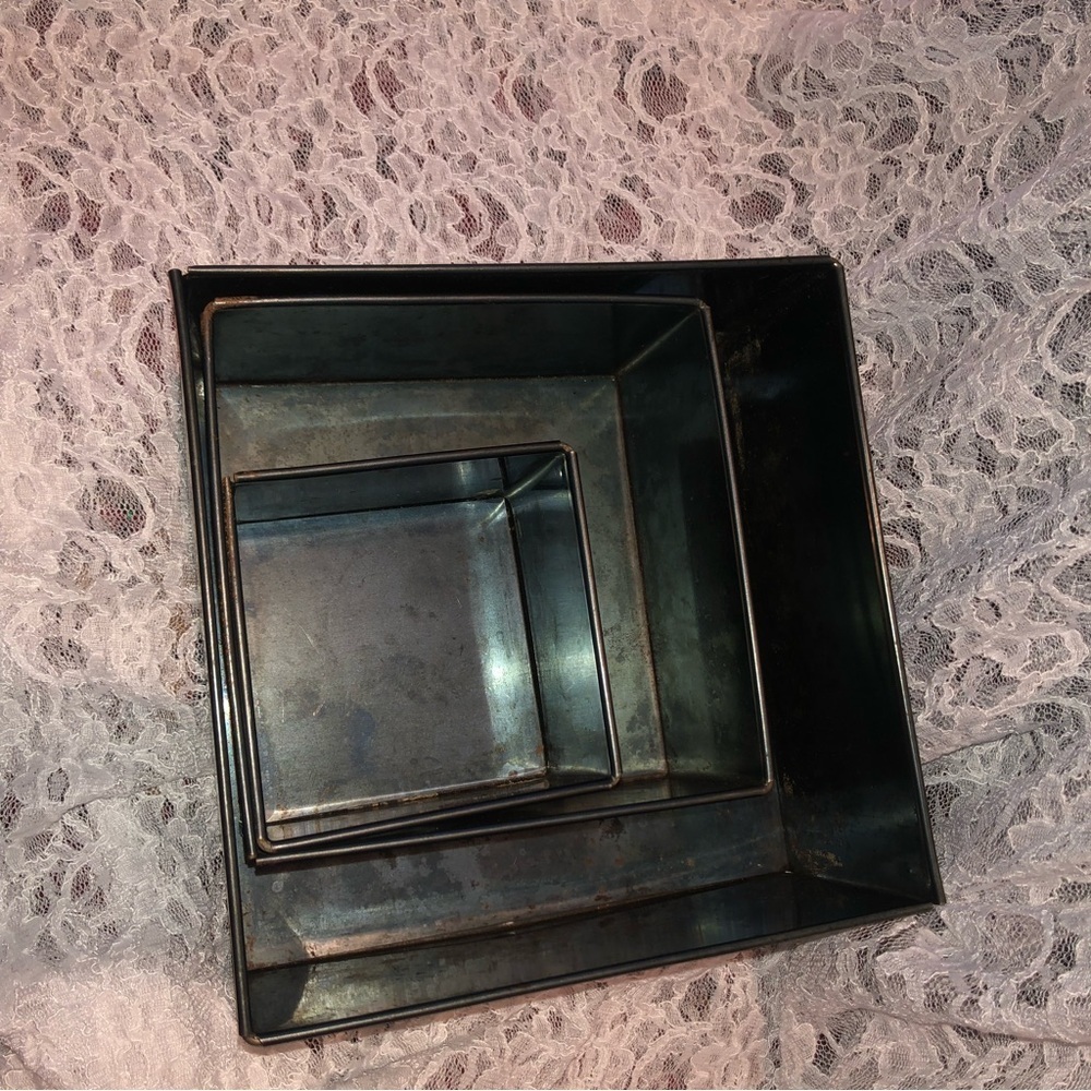 Set of three vintage fruitcake/ wedding cake baking tins/ removable bottoms